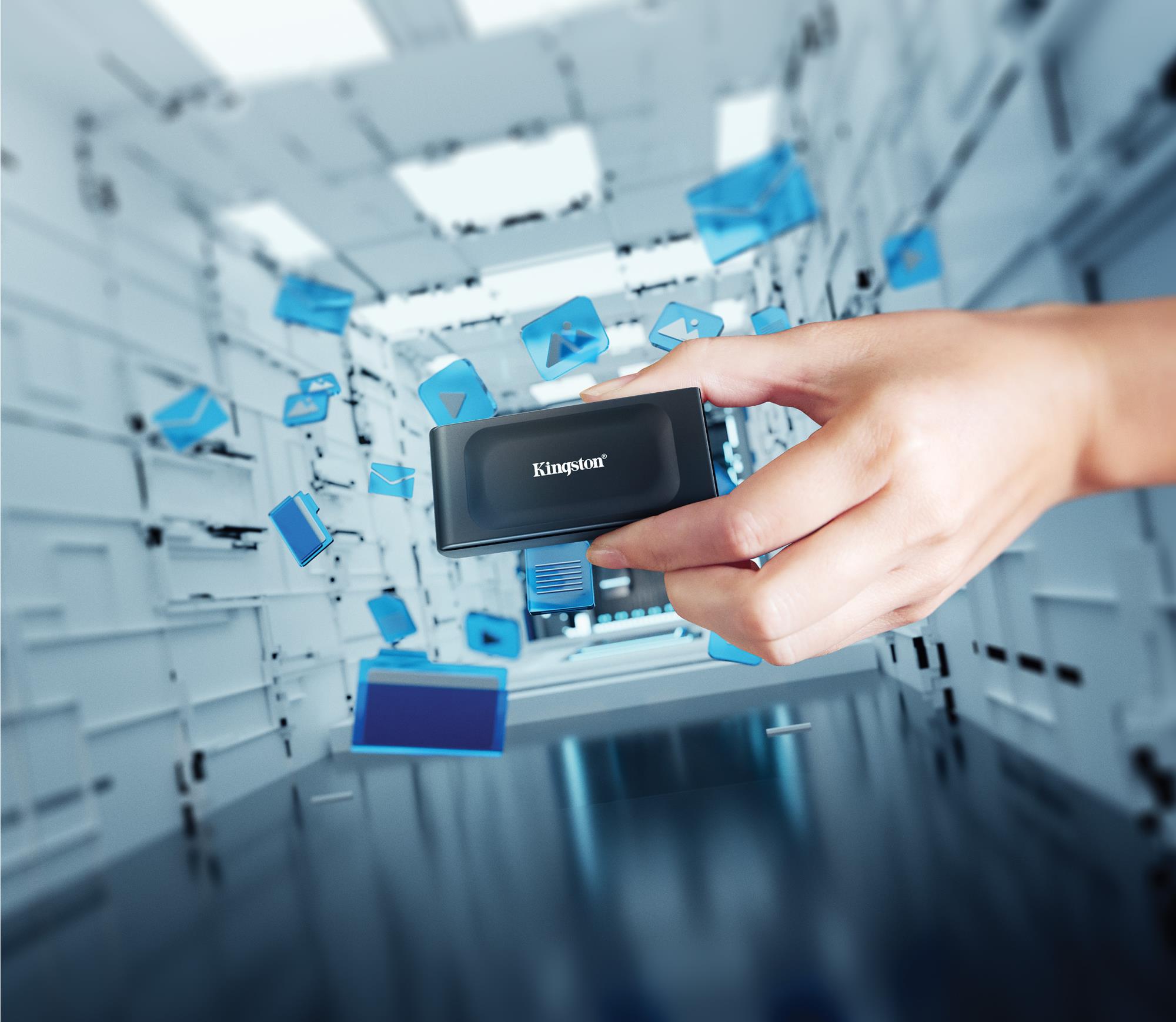 External SSD KINGSTON XS1000 2TB USB 3.2 Write speed 1000 MBytes/sec Read speed 1050 MBytes/sec SXS1000/2000G - Image 12