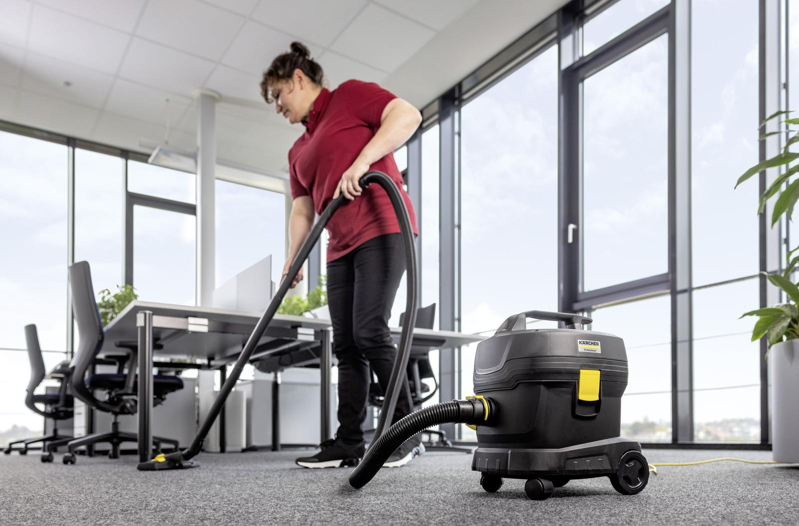 Vacuum Cleaner KARCHER Input power 850 W Dust capacity 11 L Drum vacuum Cleaning type Dry Dust container Dust bag Colour Black 1.527-222.0 - Image 4