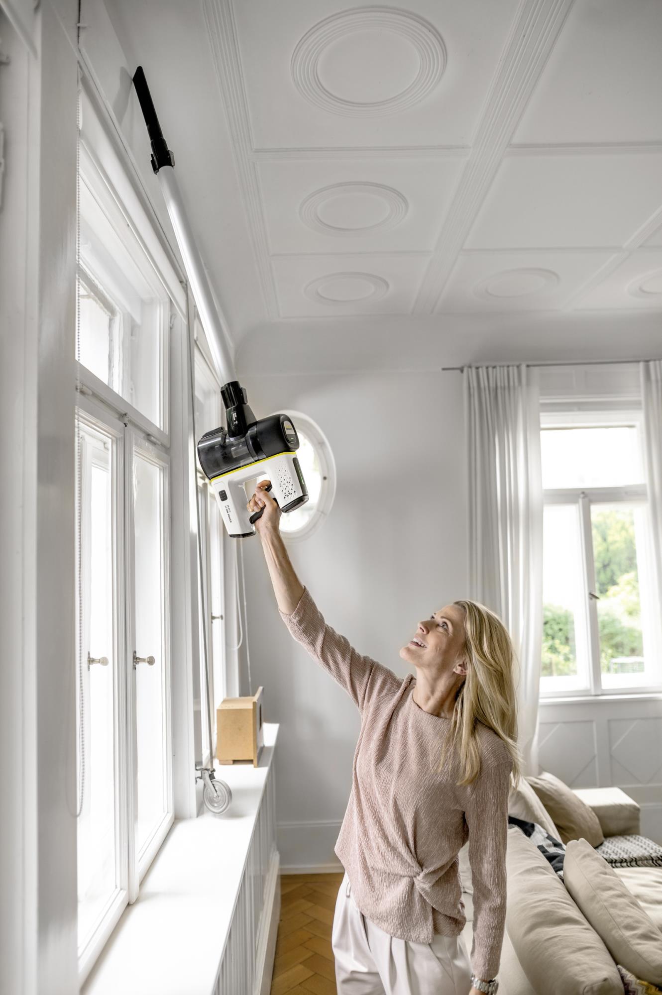 Vacuum Cleaner KARCHER Battery-power vacuum cleaner VC 7 Cordless yourMax Upright/Cordless/Bagless/Rechargeable Capacity 0.8 l Noise 78 dB White Weight 2.6 kg 1.198-710.0 - Image 2