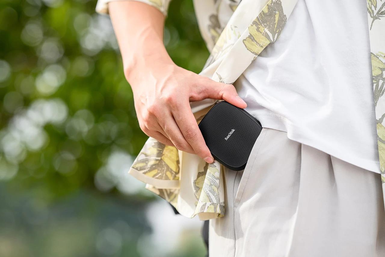 External SSD SANDISK Read speed 1000 MB/s 1 TB SDSSDE62M-1T00-G25 - Image 5