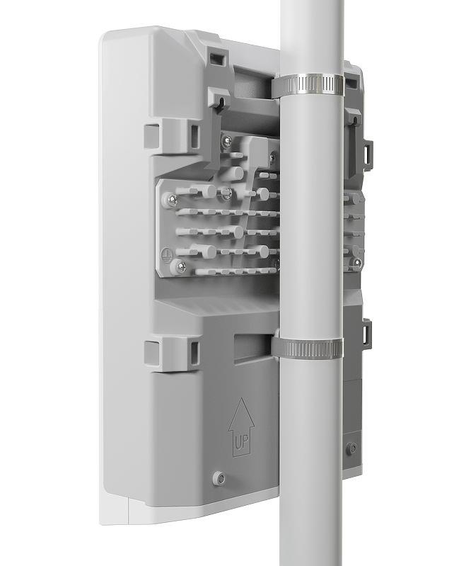 NET ROUTER/SWITCH 18PORT/CRS318-16P-2S+OUT MIKROTIK - Image 3