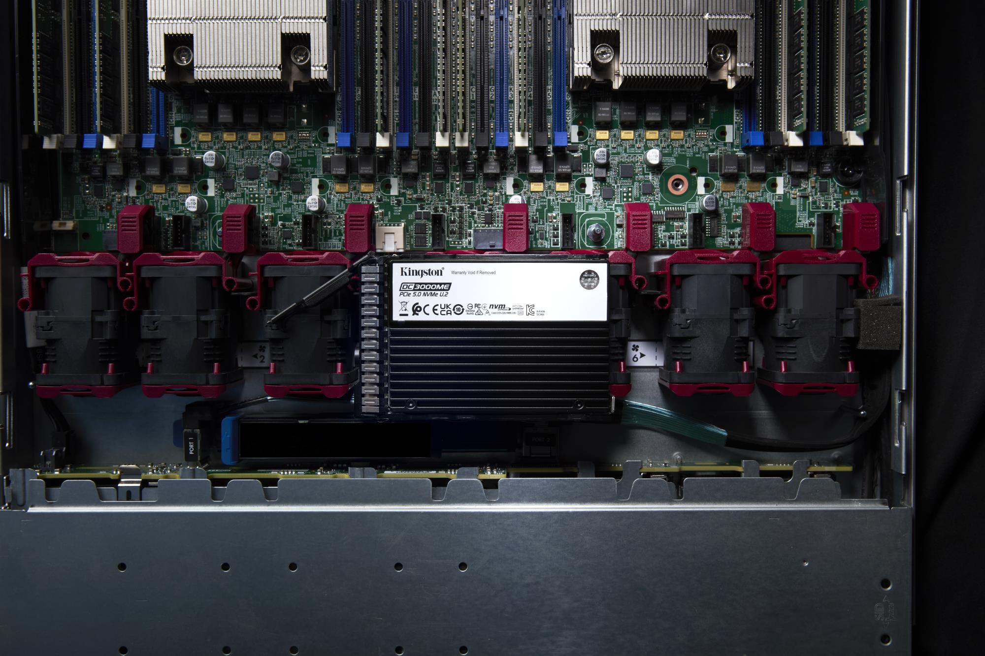 SSD KINGSTON SSD series DC3000ME 7.68TB NVMe NAND flash technology 3D TLC Write speed 10000 MBytes/sec Read speed 14000 MBytes/sec Form Factor U.2 TBW 14.016 TB MTBF 2000000 hours SEDC3000ME/7T6 - Image 9